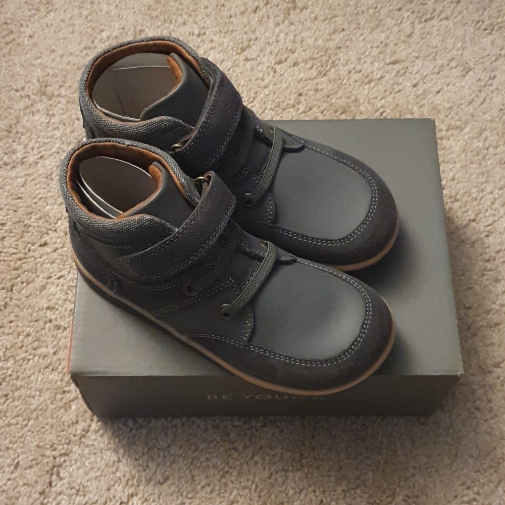 Brand New Bobux boots sz 28/10.5
